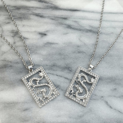<transcy>Dragon wing necklaces made of stainless steel</transcy>