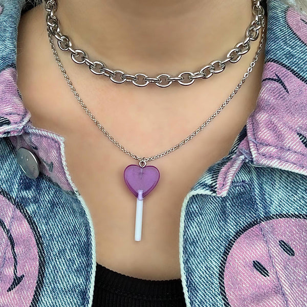 Chaîne en acier inoxydable avec un pendentif coeur sucette